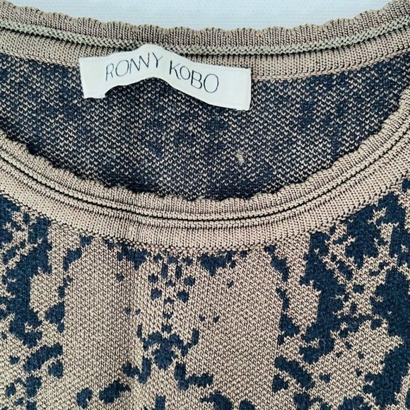 Torn by RONNY KOBO Crop Sleeveless DARCEY Safari Top - Picture 4 of 5